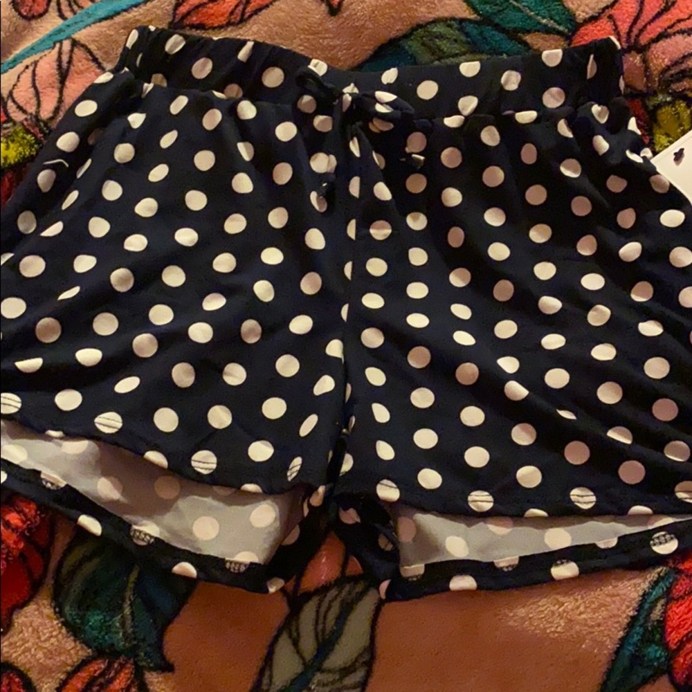 Shorts - Picture 2 of 3